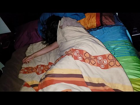 ❤️ Beau-fils réprimandant sa jeune belle-mère pendant qu'elle dort. ️❌ Vidéo de porno at us ❌